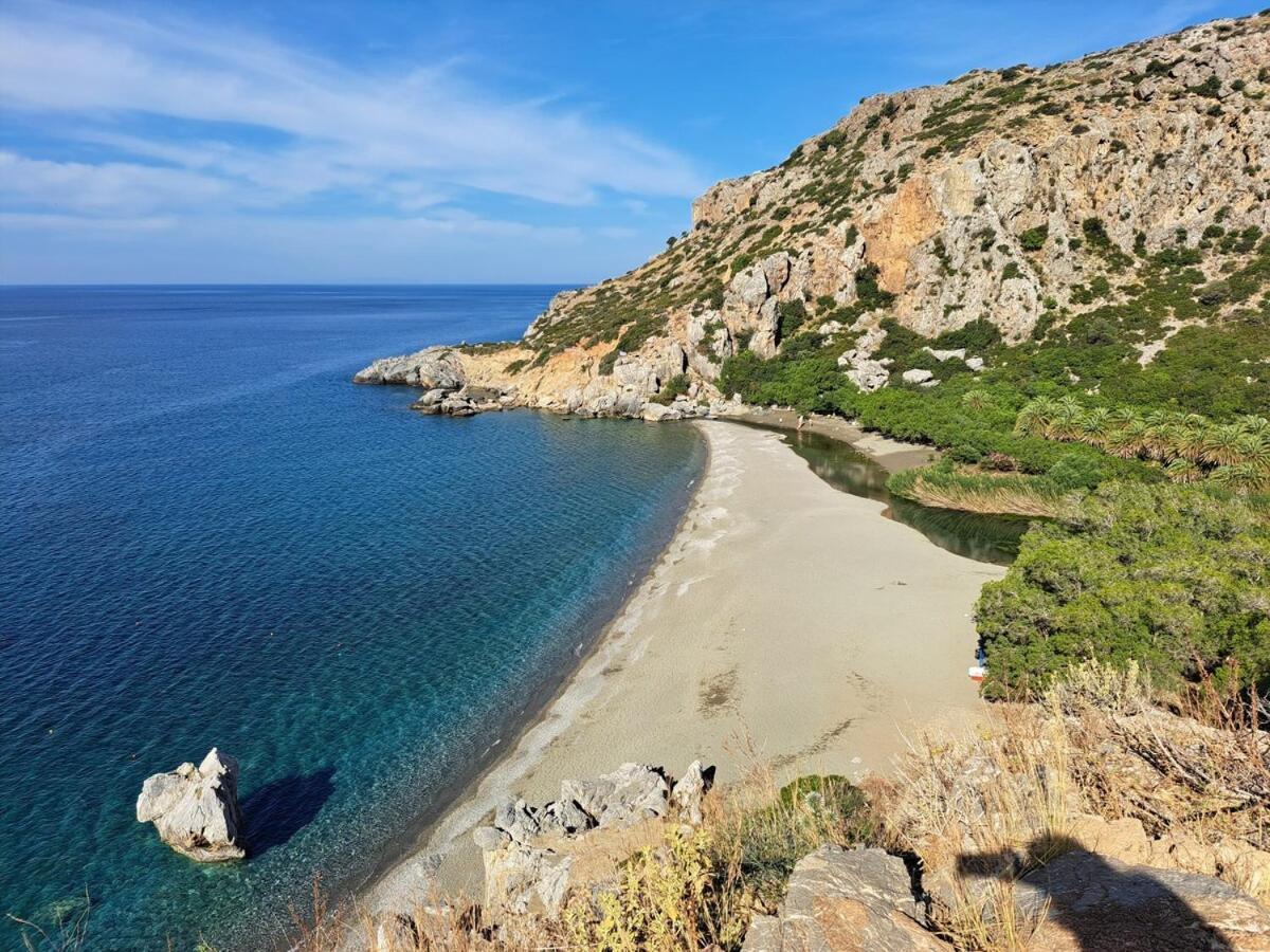 Varsamos Yianniou Bagian luar foto