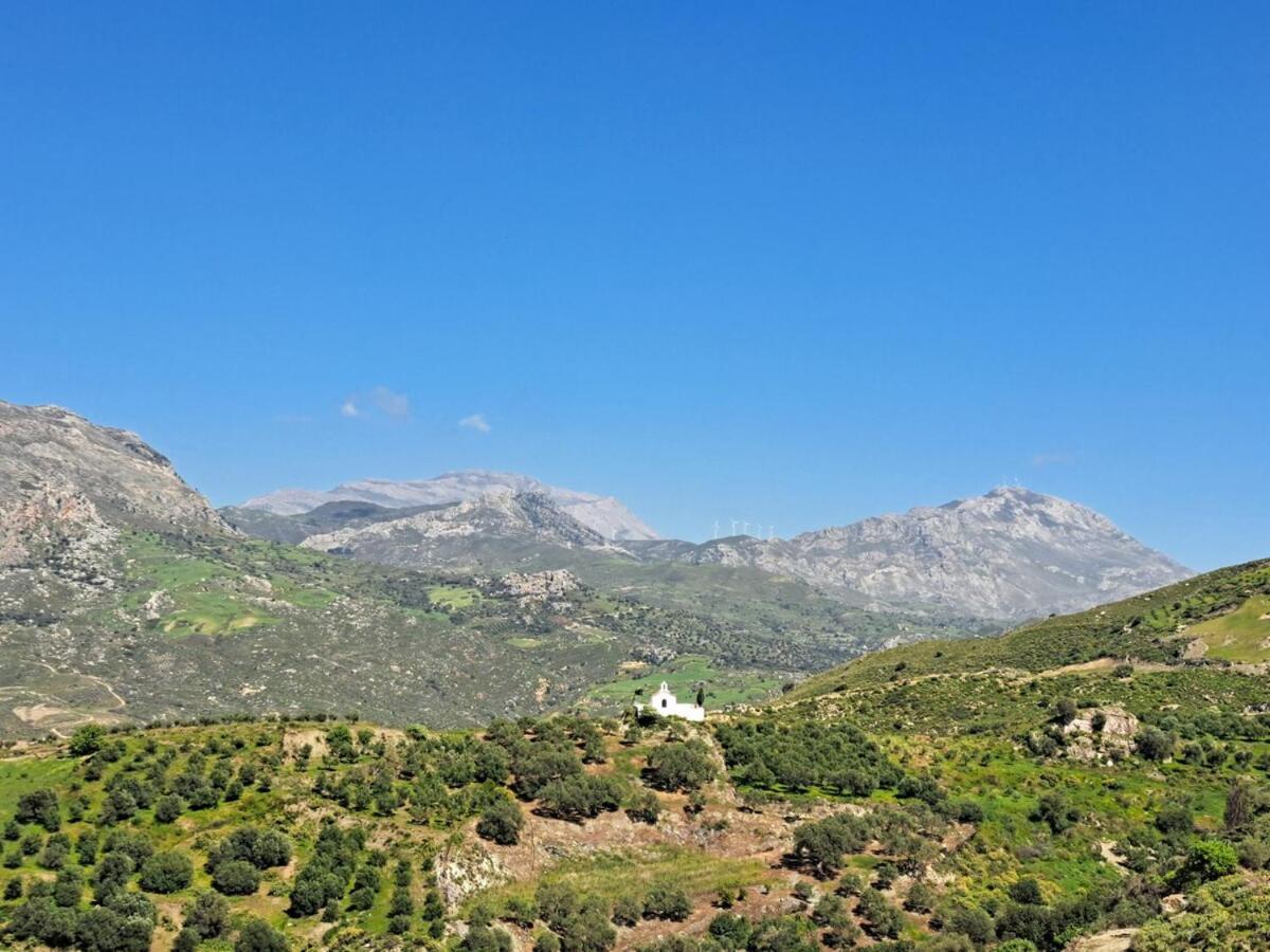 Varsamos Yianniou Bagian luar foto