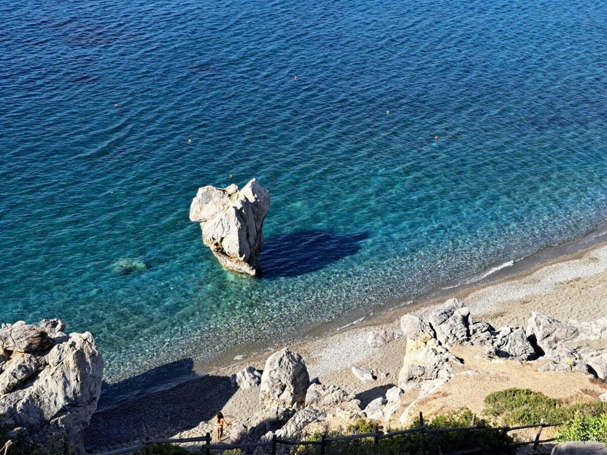 Varsamos Yianniou Bagian luar foto